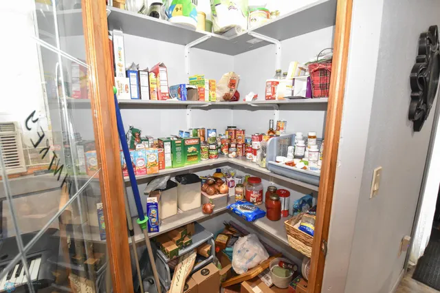 $100,000 | 410 9 1/2 Street North, Wahpeton, ND 58075