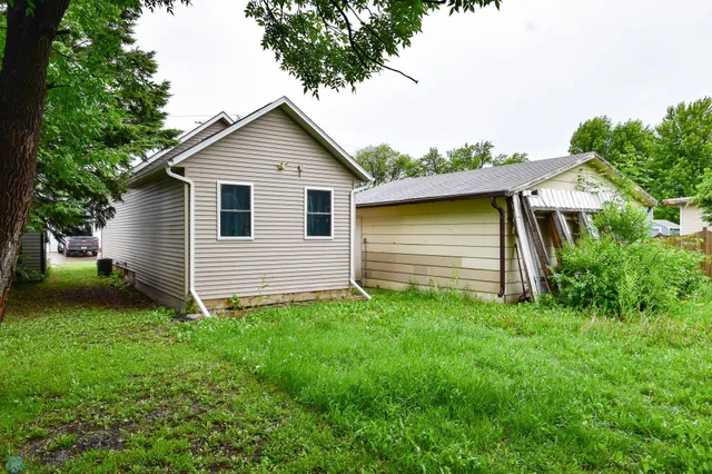 $100,000 | 410 9 1/2 Street North, Wahpeton, ND 58075