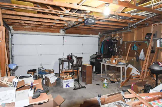 $100,000 | 410 9 1/2 Street North, Wahpeton, ND 58075