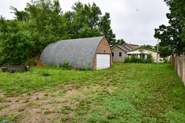 $100,000 | 410 9 1/2 Street North, Wahpeton, ND 58075