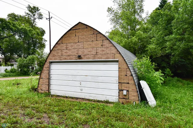 $100,000 | 410 9 1/2 Street North, Wahpeton, ND 58075