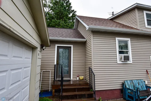 $100,000 | 410 9 1/2 Street North, Wahpeton, ND 58075