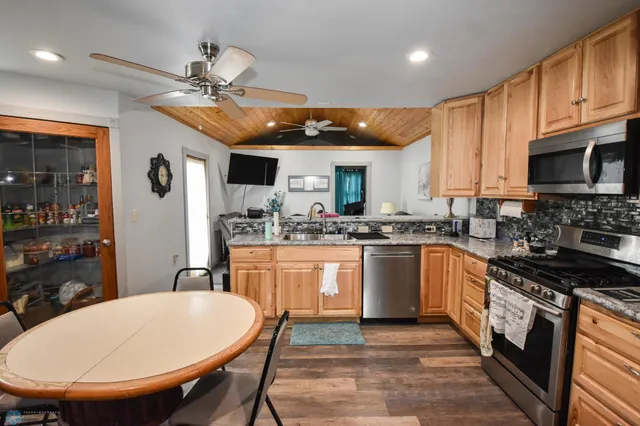 $100,000 | 410 9 1/2 Street North, Wahpeton, ND 58075