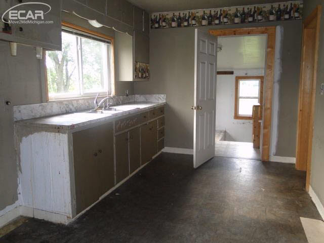 1236 West Dodge Road Clio, MI 48420 - Photo 8 of 20 21360192-7.JPG