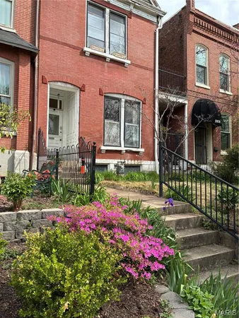 $259,000 | 2841 Russell Boulevard, St. Louis, MO 63104