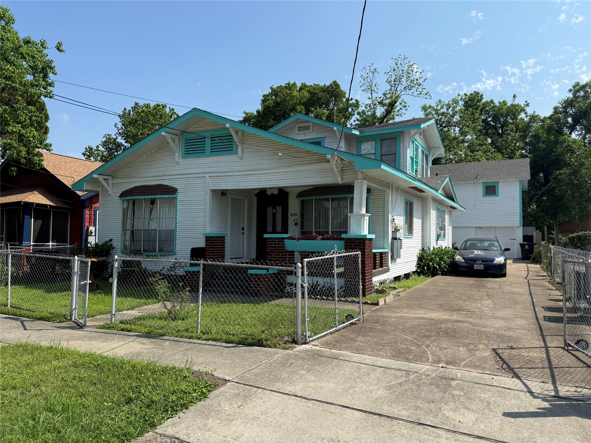 6636 Sherman Street Houston, TX 77011 - Photo 1 of 28