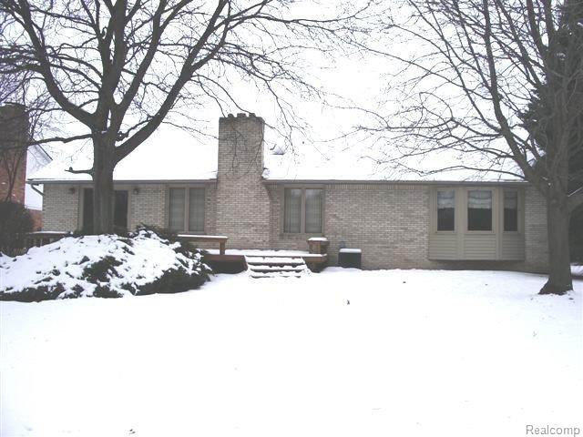 1368 Royal Crescent Street Rochester, MI 48306 - Photo 2 of 10 Back