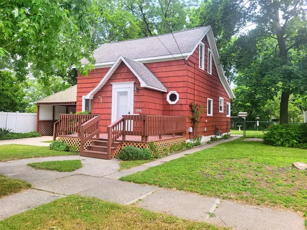 $163,000 | 254 4th Avenue, Manistee, MI 49660