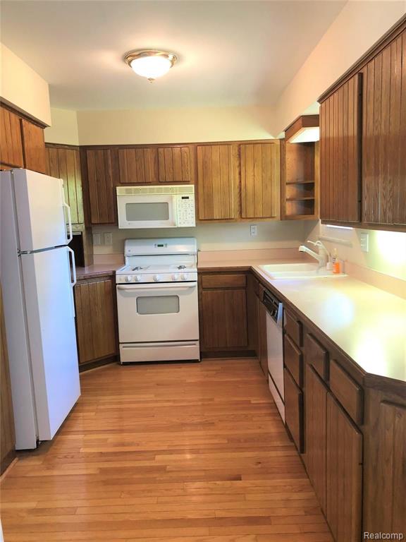 1207 West Reid Road Flint, MI 48507 - Photo 18 of 42