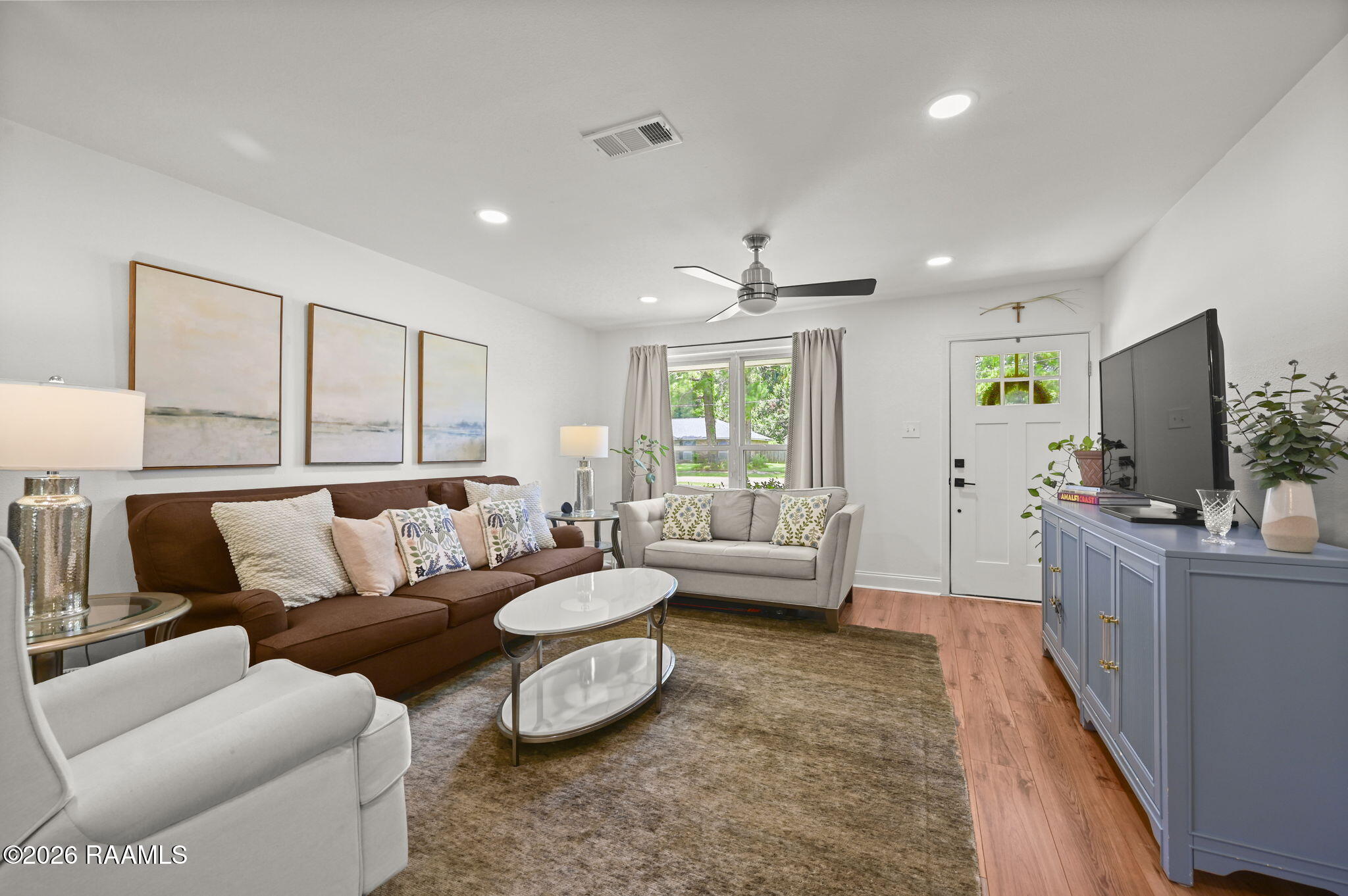 10071 Ridgely Drive Baton Rouge, LA 70809 - Photo 3 of 32 Living Room