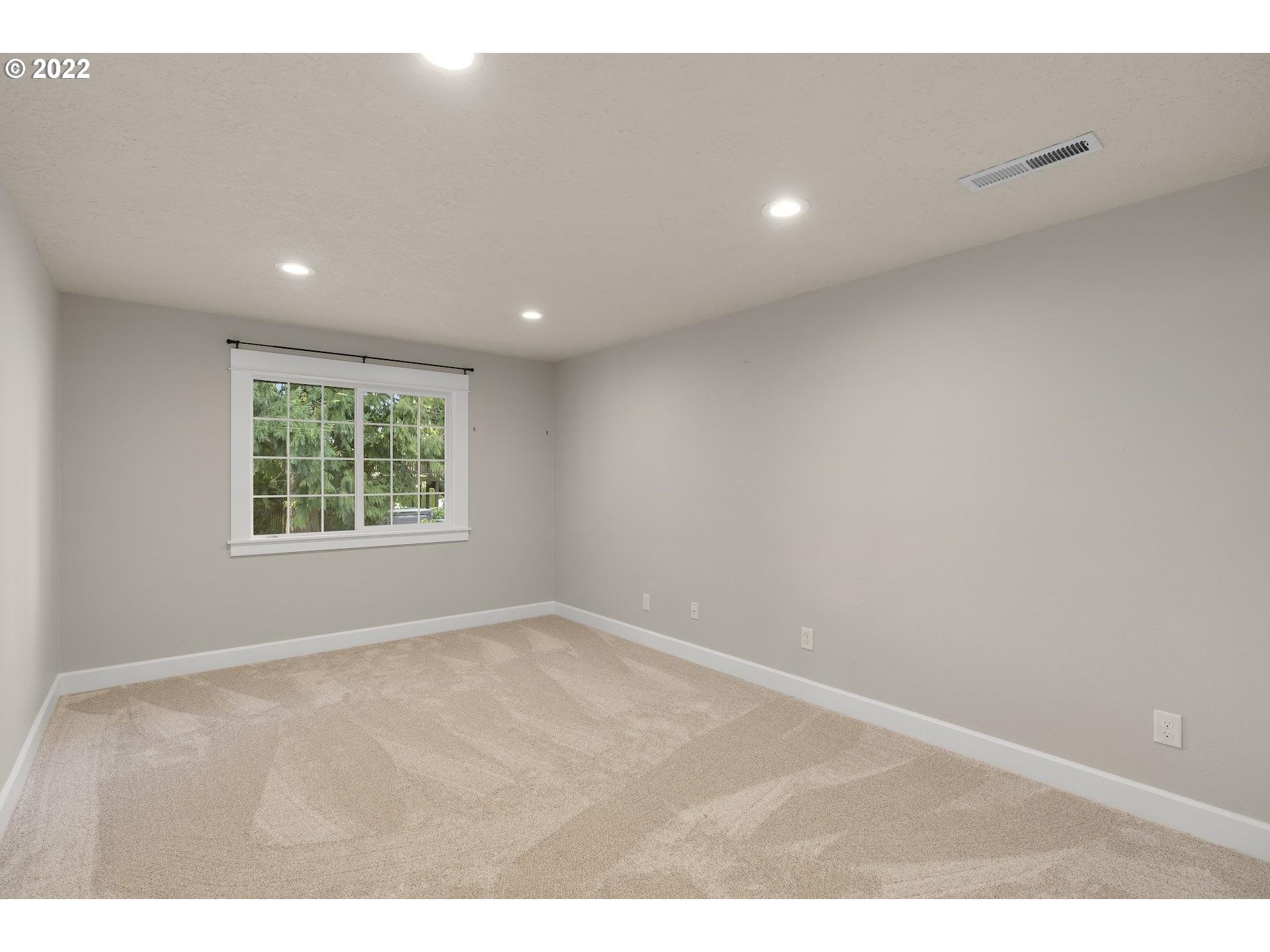735 Southwest Schaeffer Road West Linn, OR 97068 - Photo 14 of 32 Gallery Image 14