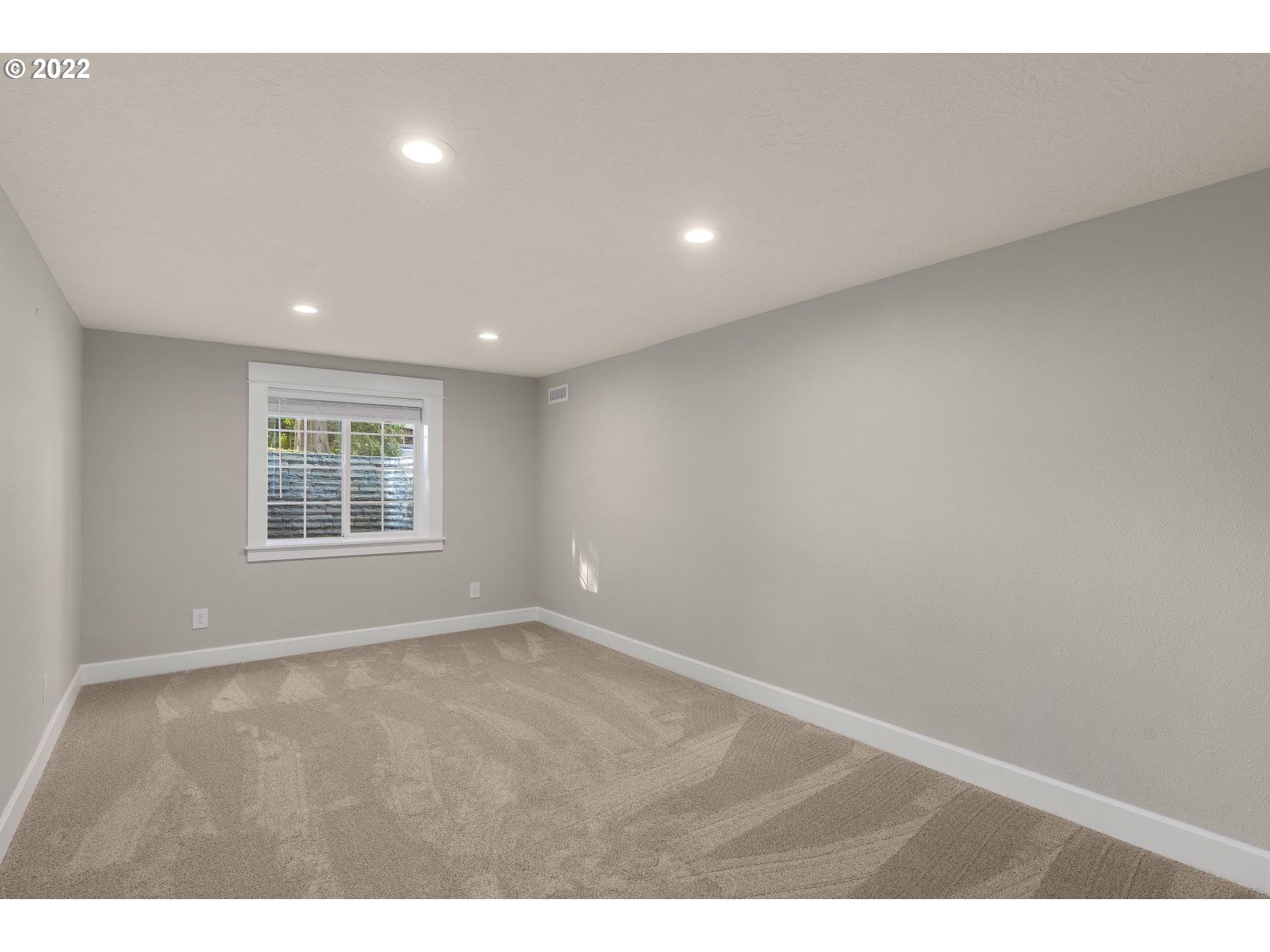 735 Southwest Schaeffer Road West Linn, OR 97068 - Photo 20 of 32 Gallery Image 20