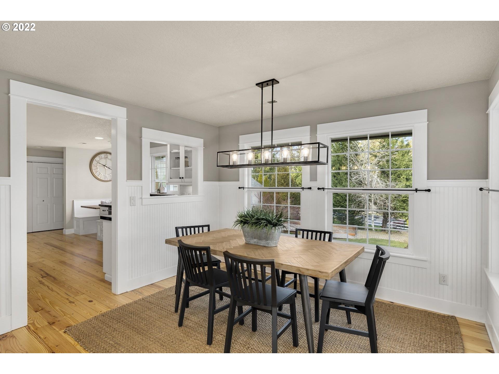 735 Southwest Schaeffer Road West Linn, OR 97068 - Photo 5 of 32 Gallery Image 5