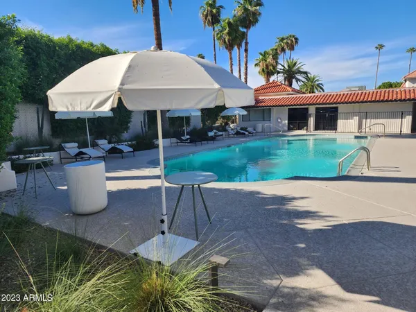 $2,040 | 4301 North 24th Street, Unit 2, Phoenix, AZ 85016
