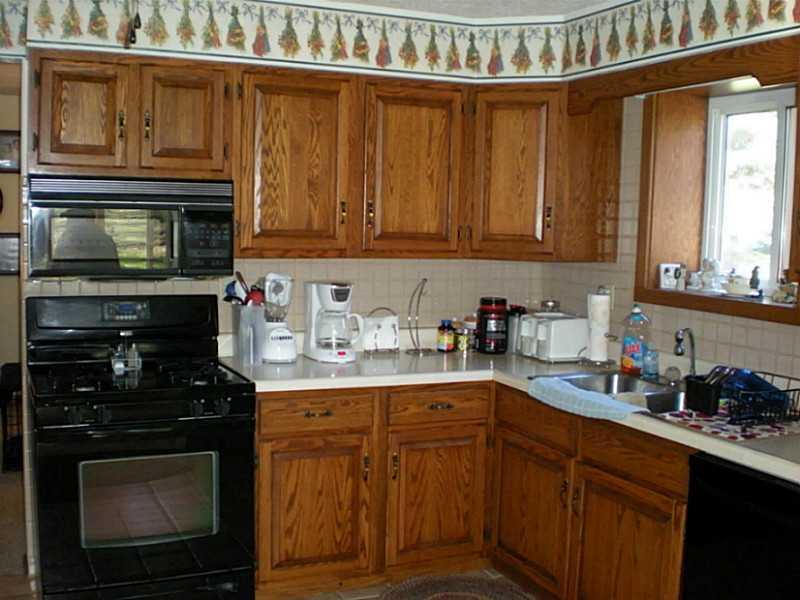 7 West Hillcrest Road Eighty Four, PA 15330 - Photo 6 of 19 Kitchen.