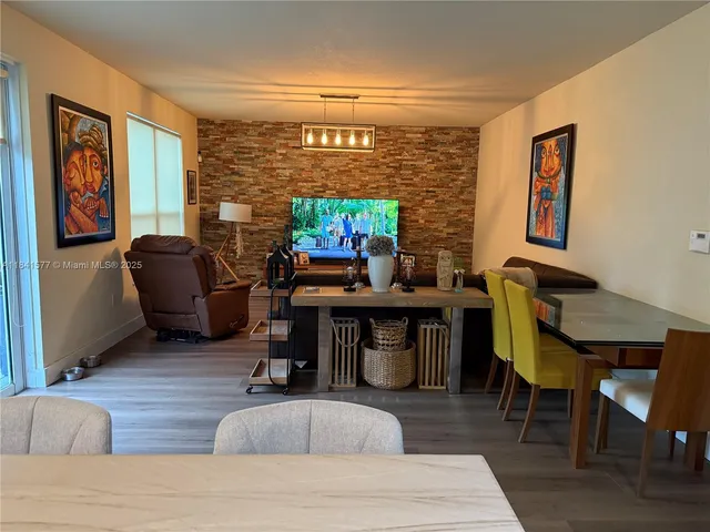 $920,000 | 17012 Southwest 91st Street, Miami, FL 33196