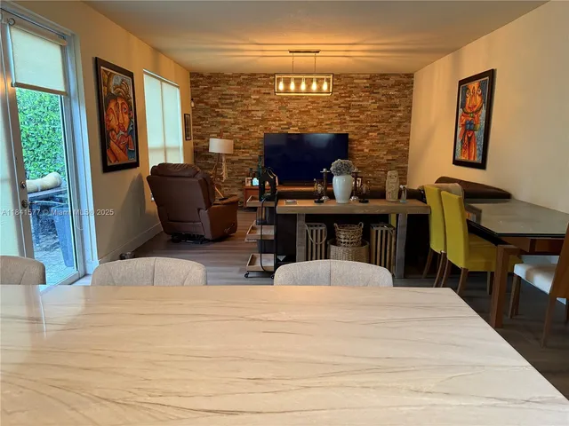 $920,000 | 17012 Southwest 91st Street, Miami, FL 33196