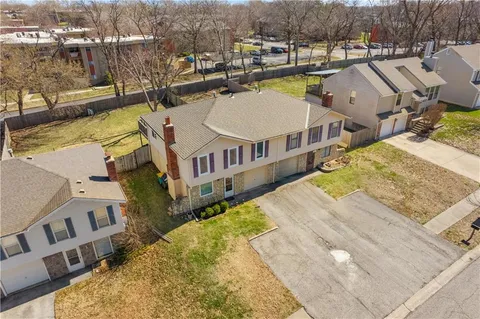 $260,000 | 7629 Monrovia Street, Lenexa, KS 66216