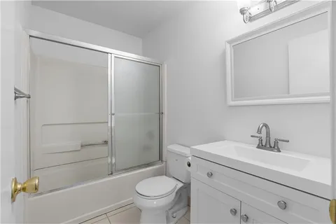 $260,000 | 7629 Monrovia Street, Lenexa, KS 66216