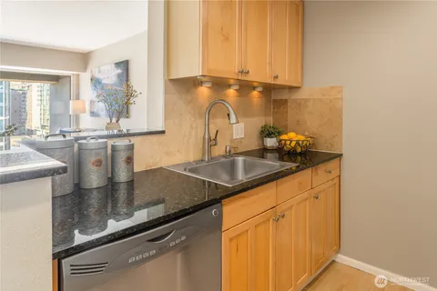 $495,000 | 1415 2nd Avenue, Unit 1503, Seattle, WA 98101