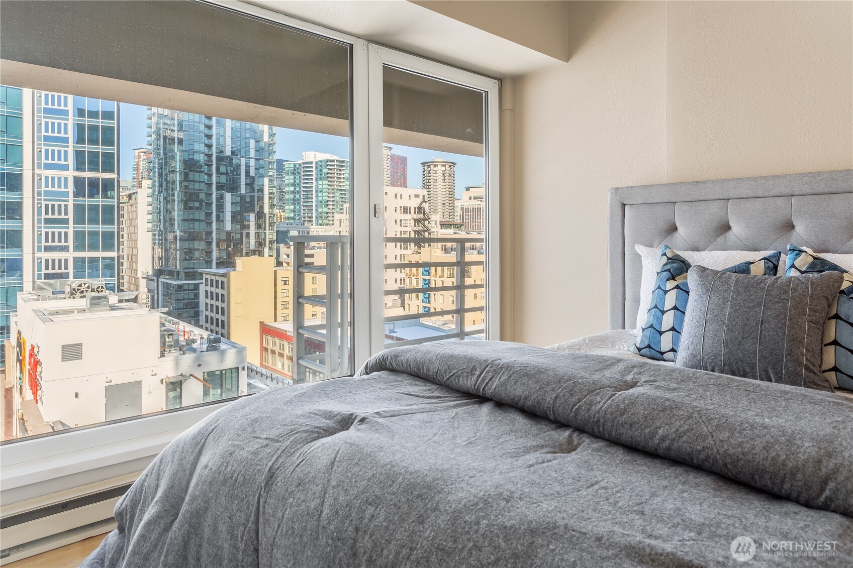 1415 2nd Avenue, Unit 1503 Seattle, WA 98101 - Photo 16 of 36