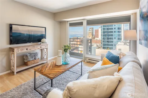 $495,000 | 1415 2nd Avenue, Unit 1503, Seattle, WA 98101