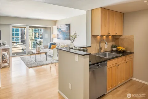 $495,000 | 1415 2nd Avenue, Unit 1503, Seattle, WA 98101