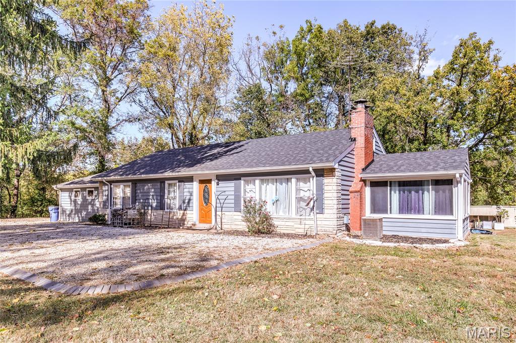 16460 Old Jamestown Road Florissant, MO 63034 - Photo 3 of 26
