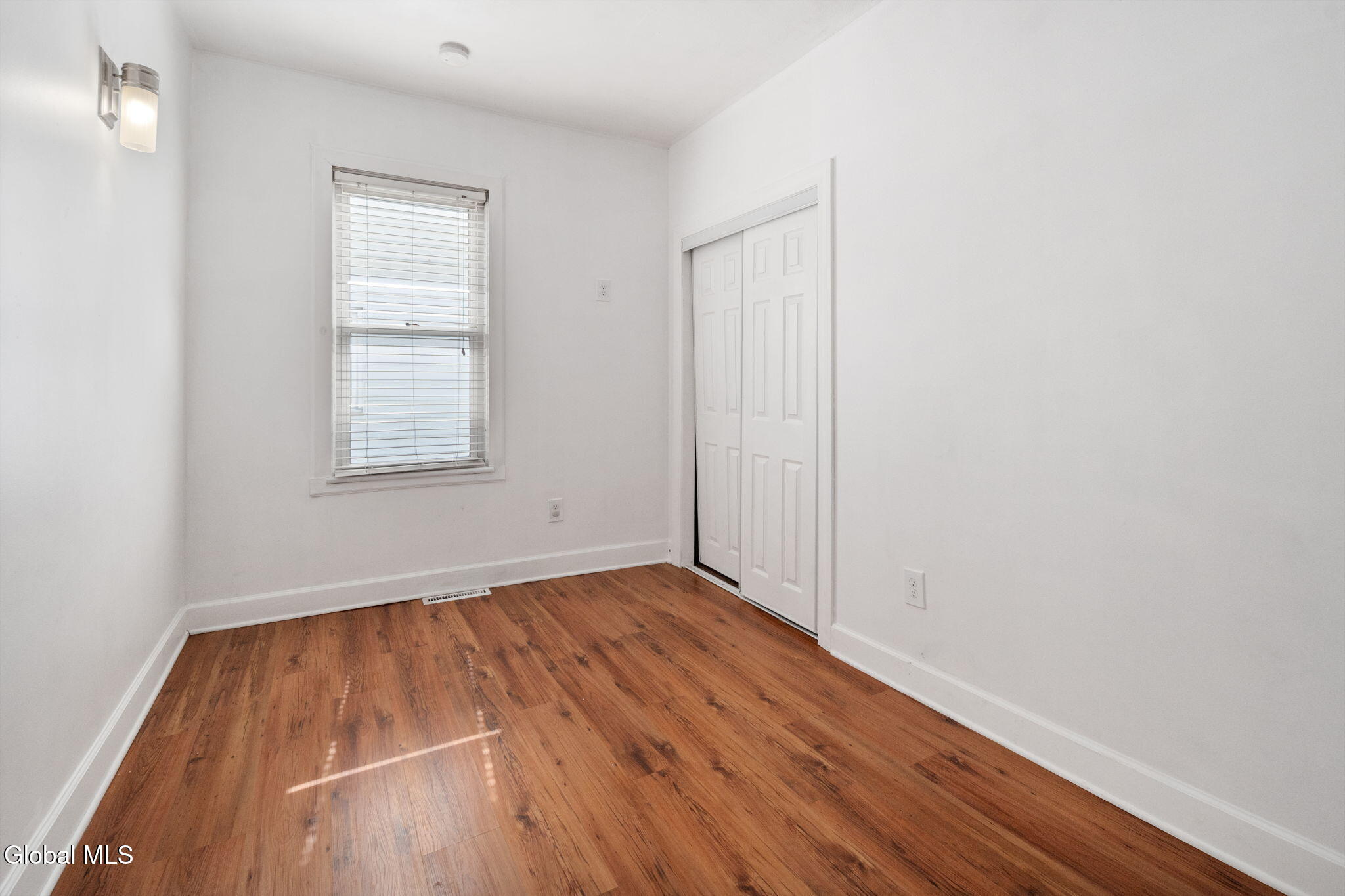 418 Eleventh Street Schenectady, NY 12306 - Photo 12 of 35 418 Eleventh St