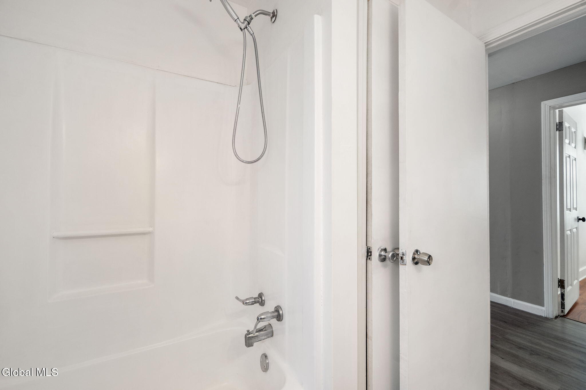 418 Eleventh Street Schenectady, NY 12306 - Photo 15 of 35 418 Eleventh St