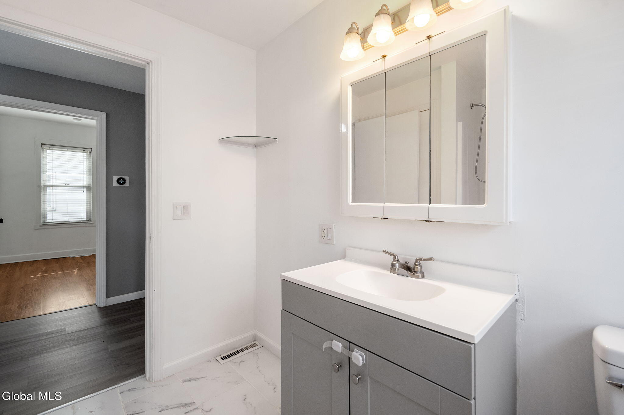 418 Eleventh Street Schenectady, NY 12306 - Photo 16 of 35 418 Eleventh St