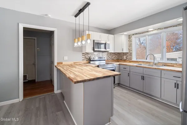 $277,000 | 418 Eleventh Street, Schenectady, NY 12306
