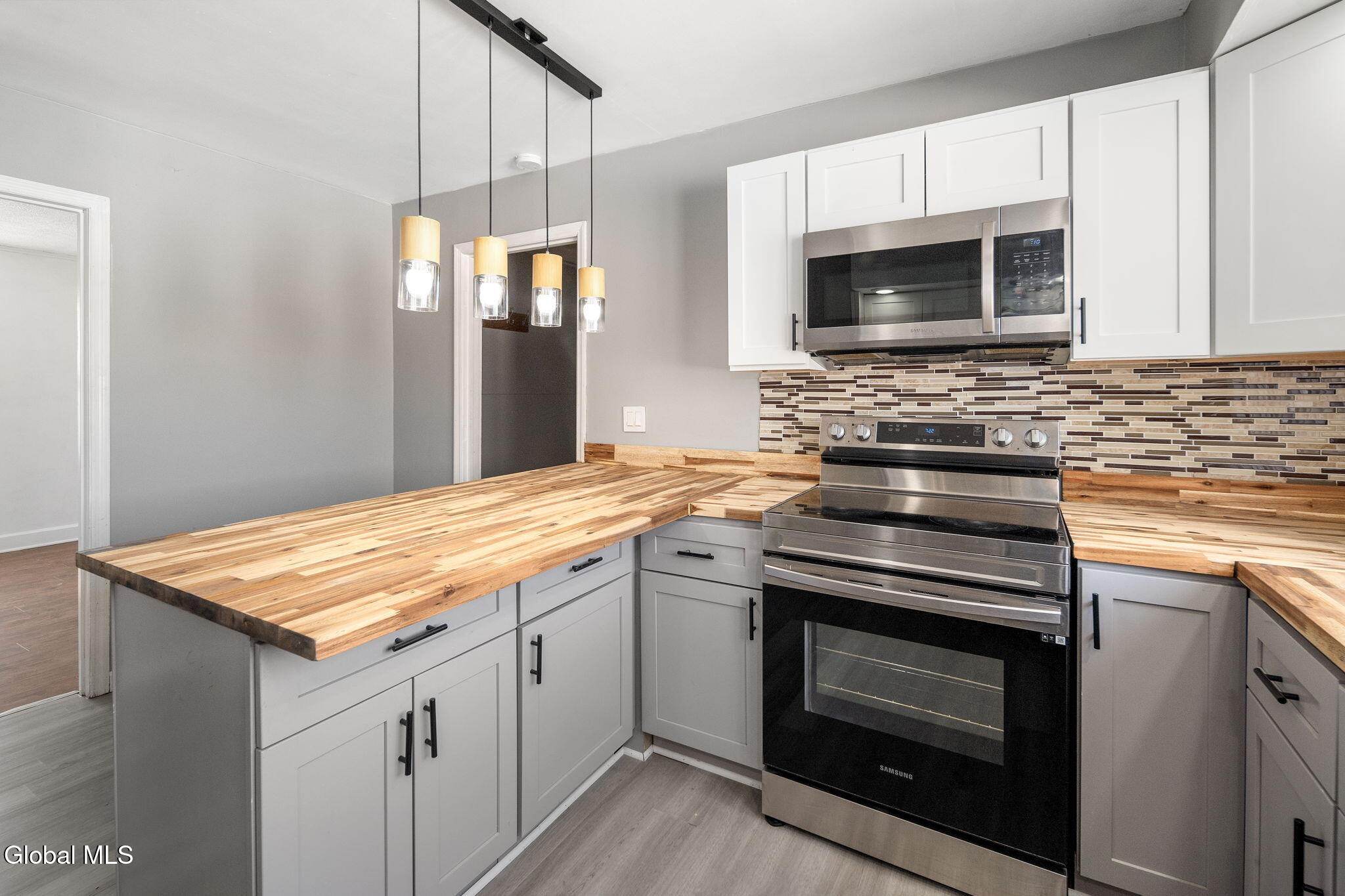 418 Eleventh Street Schenectady, NY 12306 - Photo 21 of 35 418 Eleventh St