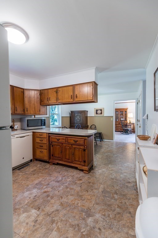 72 Chapel Road Amherst, MA 01002 - Photo 14 of 38