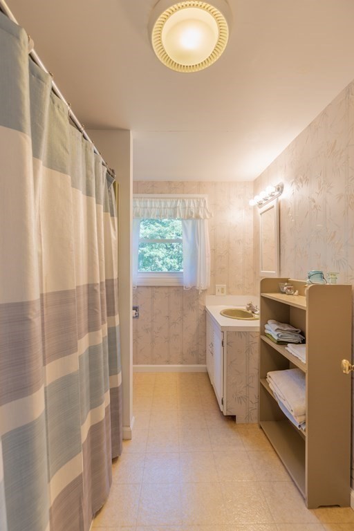 72 Chapel Road Amherst, MA 01002 - Photo 24 of 38