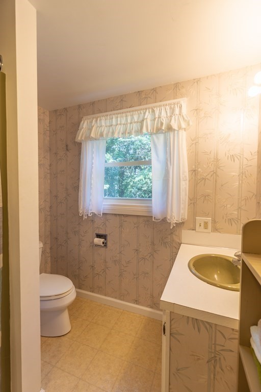 72 Chapel Road Amherst, MA 01002 - Photo 25 of 38