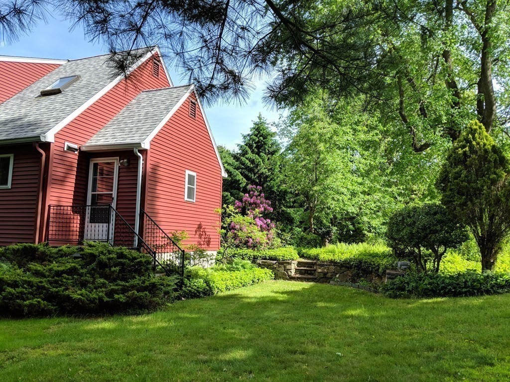 72 Chapel Road Amherst, MA 01002 - Photo 3 of 38