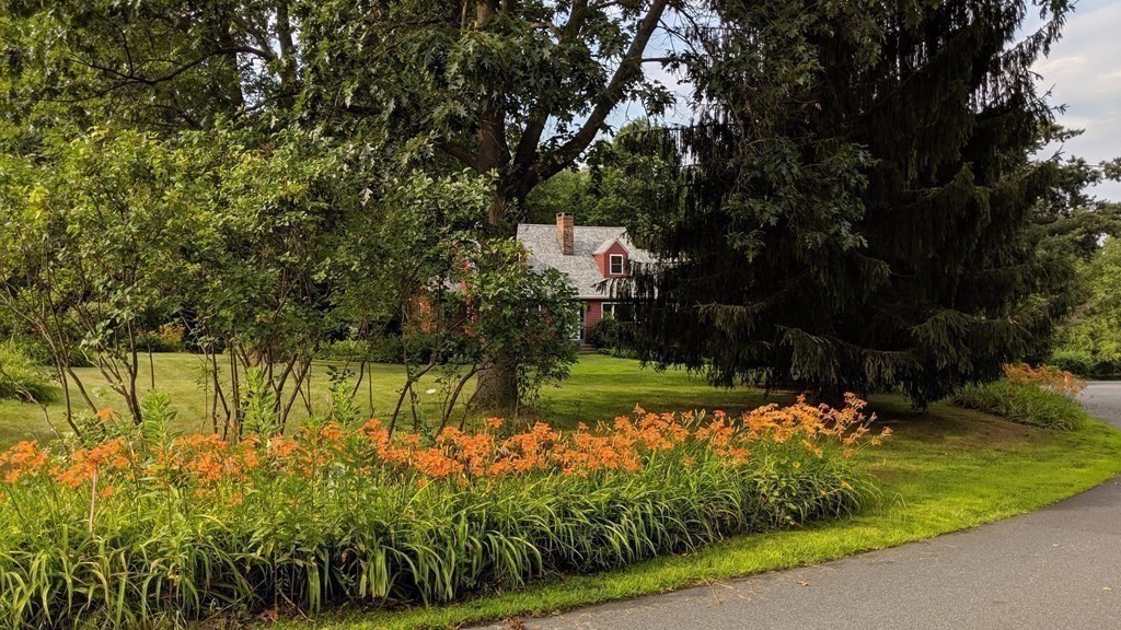 72 Chapel Road Amherst, MA 01002 - Photo 8 of 38