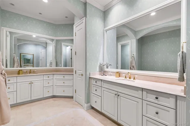 $2,000,000 | 10 Shadow Tree Lane, Briarcliff Manor, NY 10510