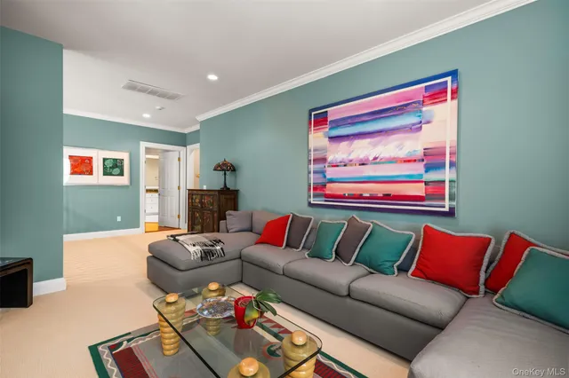 $2,000,000 | 10 Shadow Tree Lane, Briarcliff Manor, NY 10510