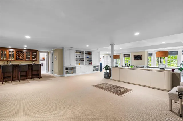 $2,000,000 | 10 Shadow Tree Lane, Briarcliff Manor, NY 10510