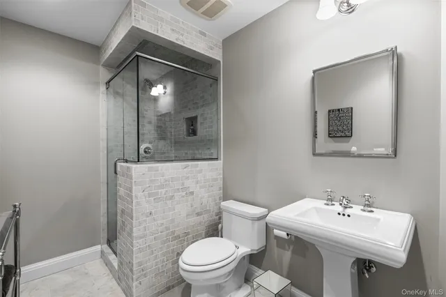 $2,000,000 | 10 Shadow Tree Lane, Briarcliff Manor, NY 10510