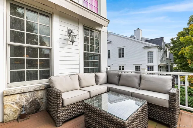 $2,000,000 | 10 Shadow Tree Lane, Briarcliff Manor, NY 10510