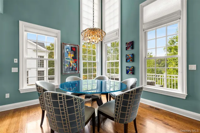 $2,000,000 | 10 Shadow Tree Lane, Briarcliff Manor, NY 10510