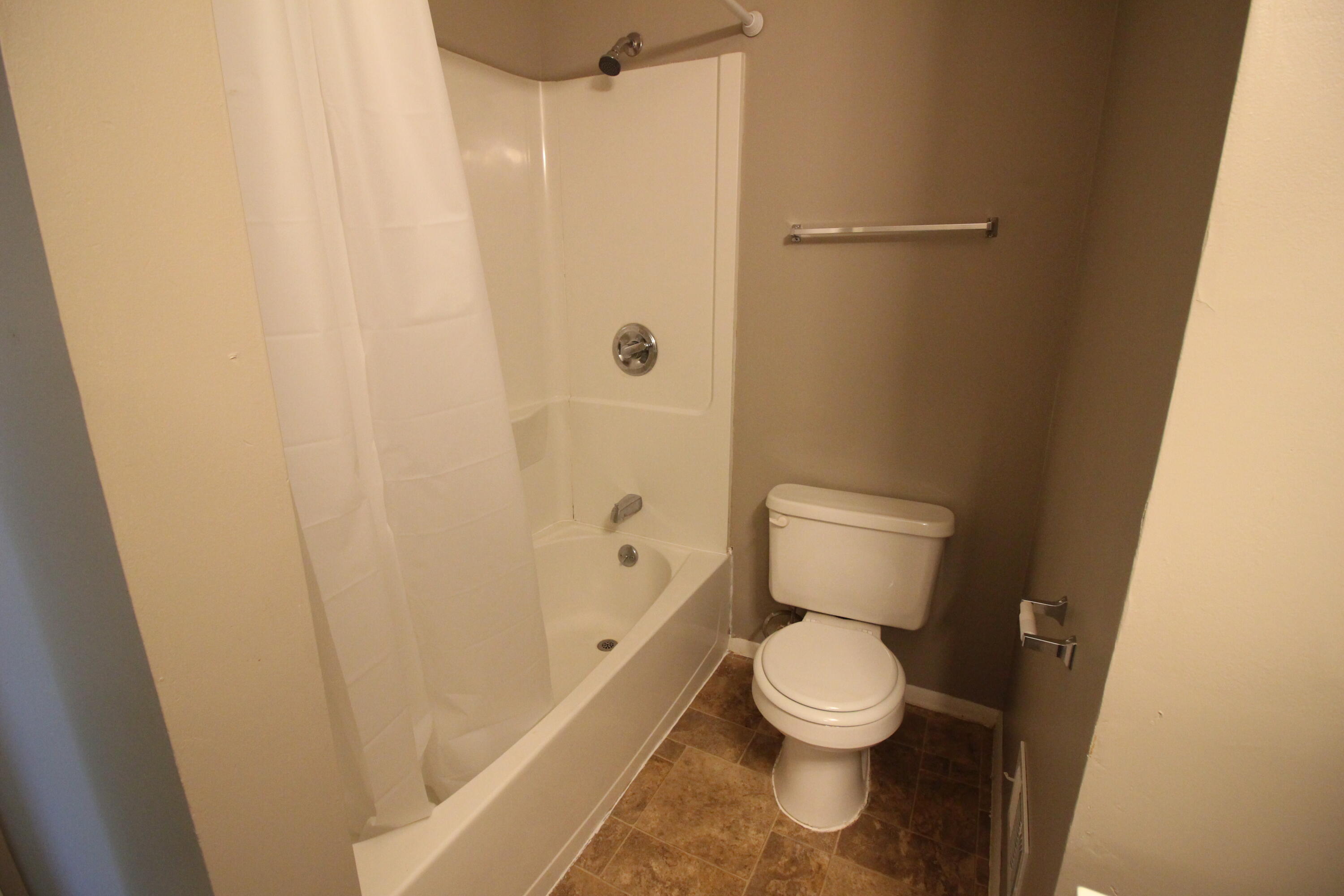 16265 Oakbrook Street Romulus, MI 48174 - Photo 9 of 17 IMG_9315