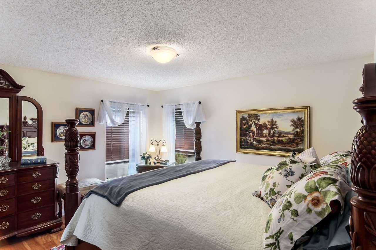 5776 Apple Valley Road Williamsburg, MI 49690 - Photo 12 of 31 1866651-11.JPG