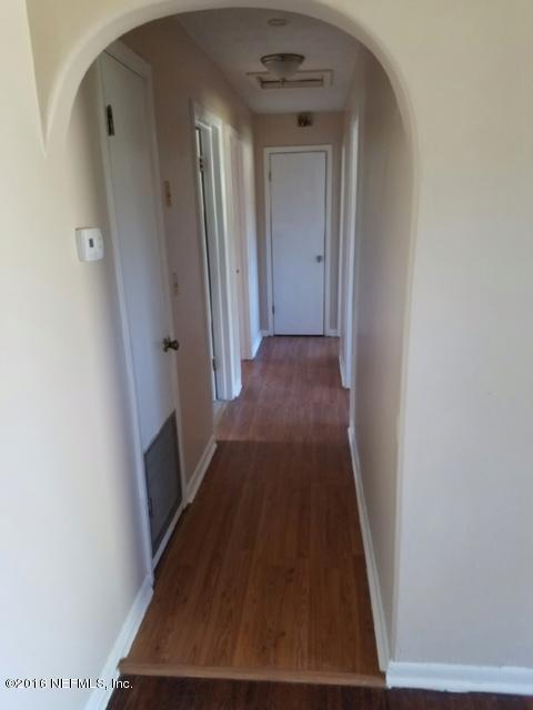 5736 Ovella Road Jacksonville, FL 32244 - Photo 10 of 14 Hallway
