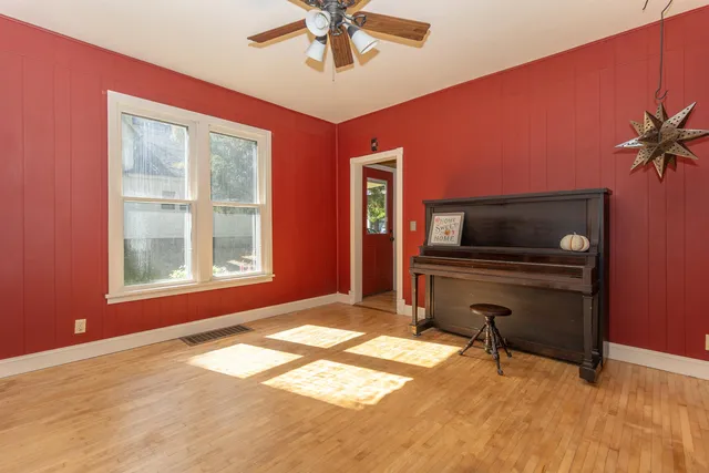 $179,900 | 169 Sumner Street, Berlin, WI 54923