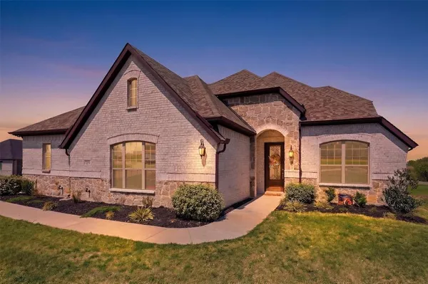 $550,000 | 704 Cactus Creek, Godley, TX 76044