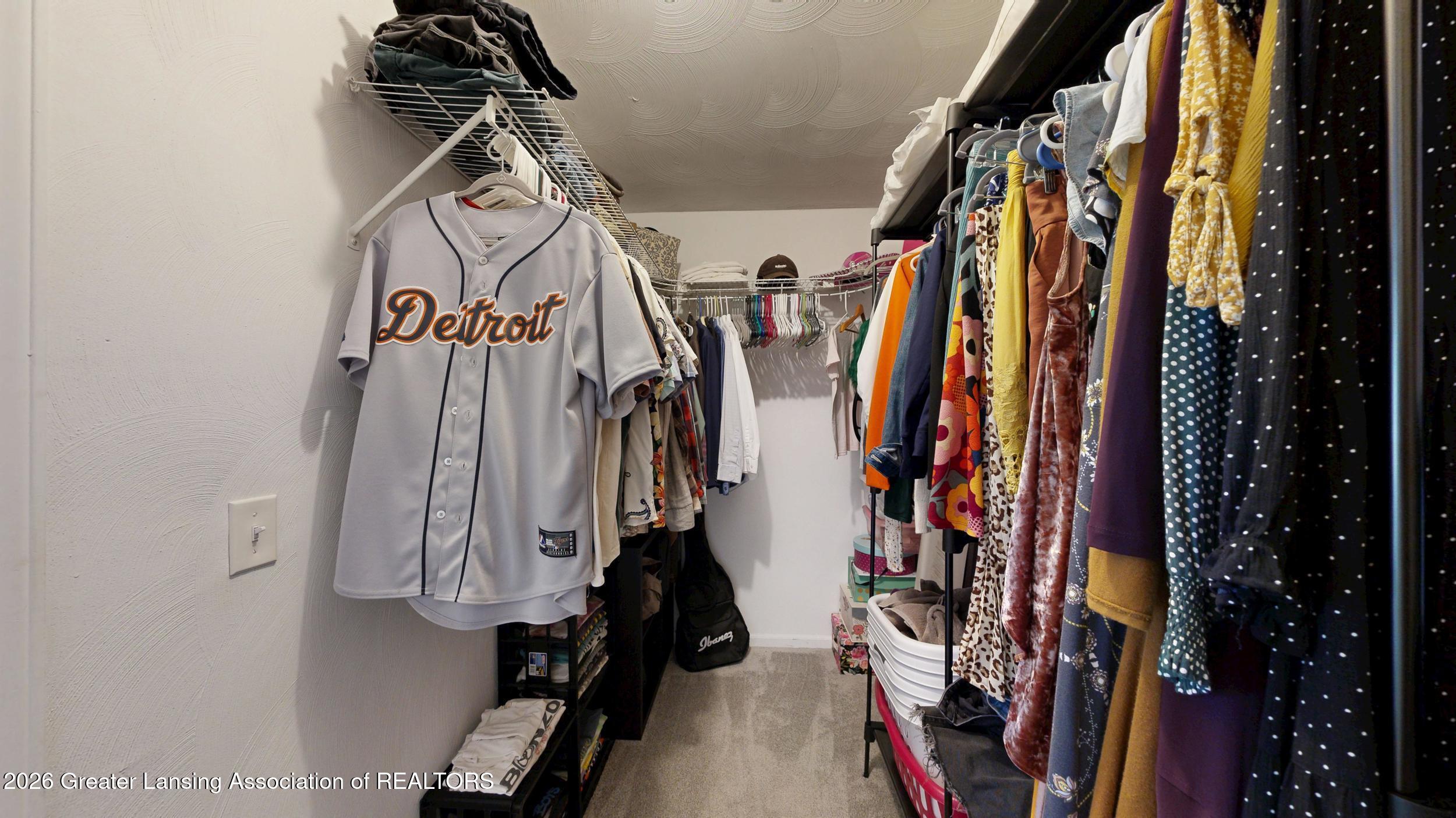 916 South Canal Road Lansing, MI 48917 - Photo 22 of 62 Walk In Closet